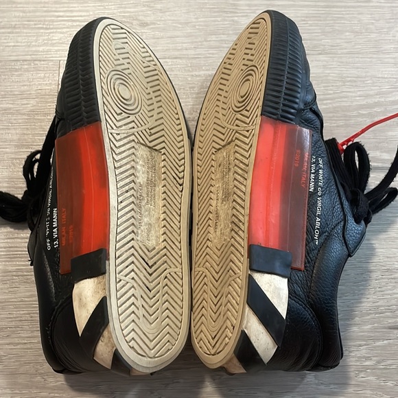 OFF-WHITE Red Tag Trainers In Black - Picture 14 of 15